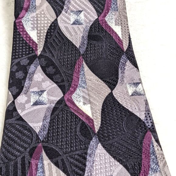Men's Vintage 100% Silk Tie Abstract Diamond Pattern Motif - Picture 13 of 13